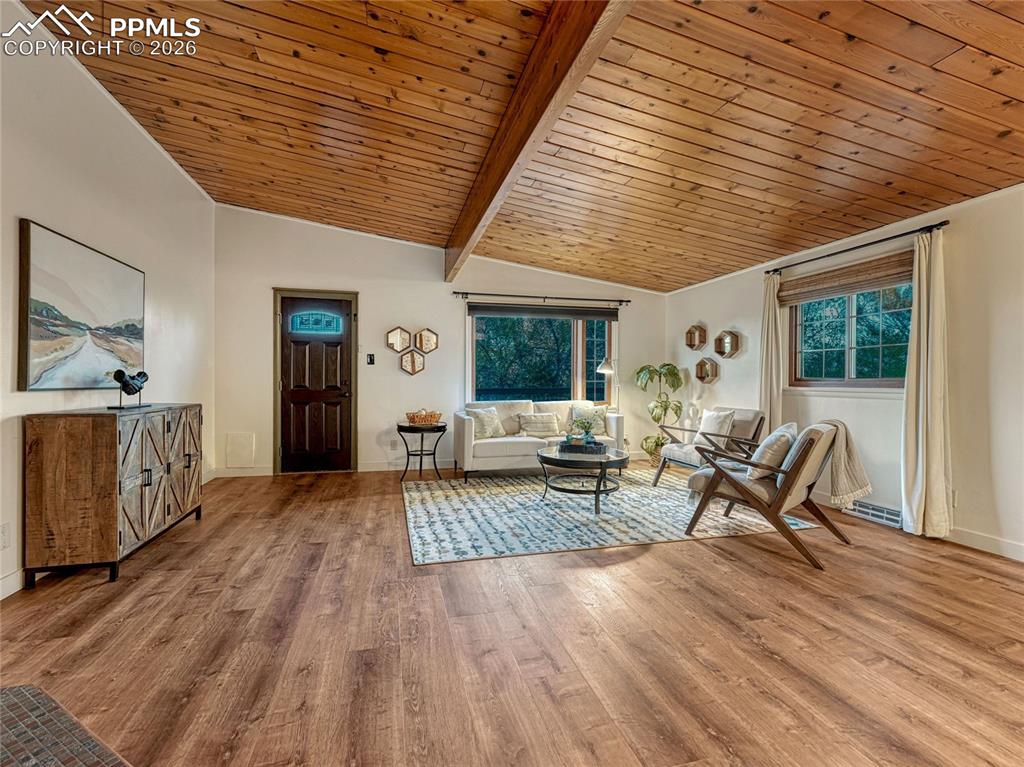 Image 13 of 40: Living Room