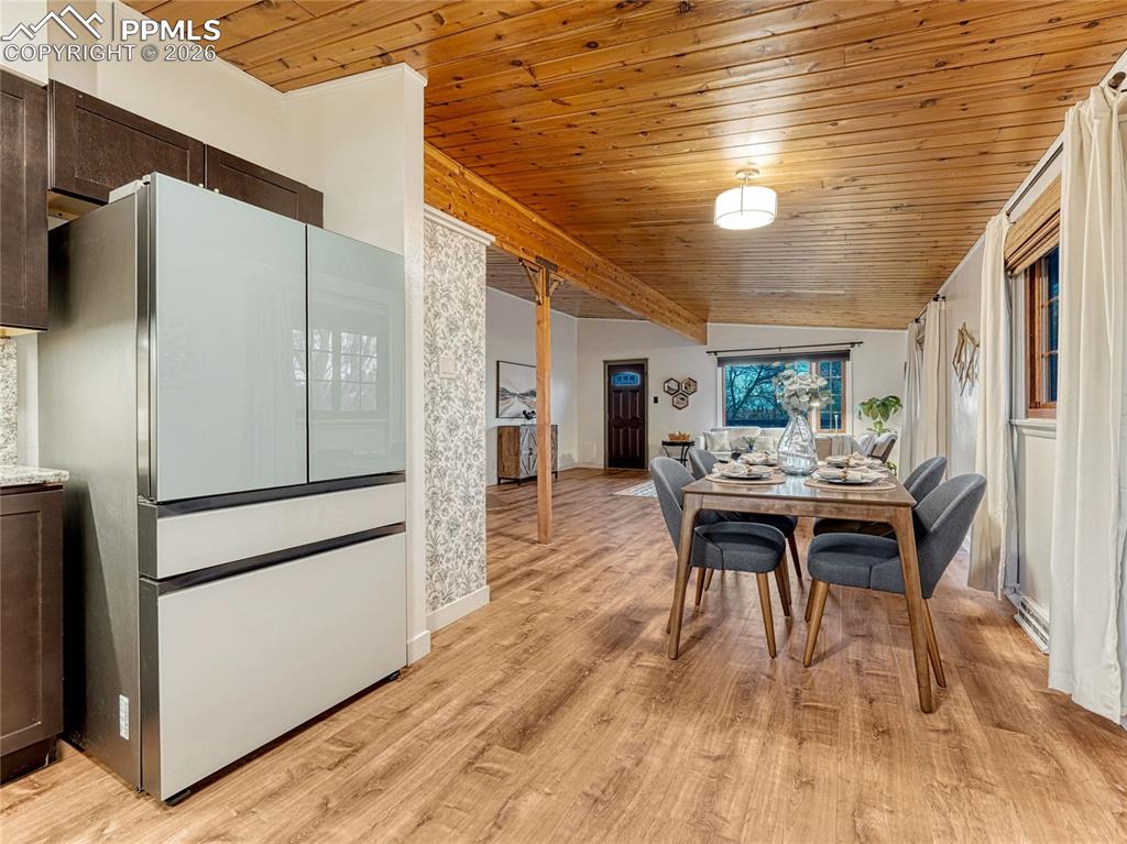 Image 16 of 40: Living Room