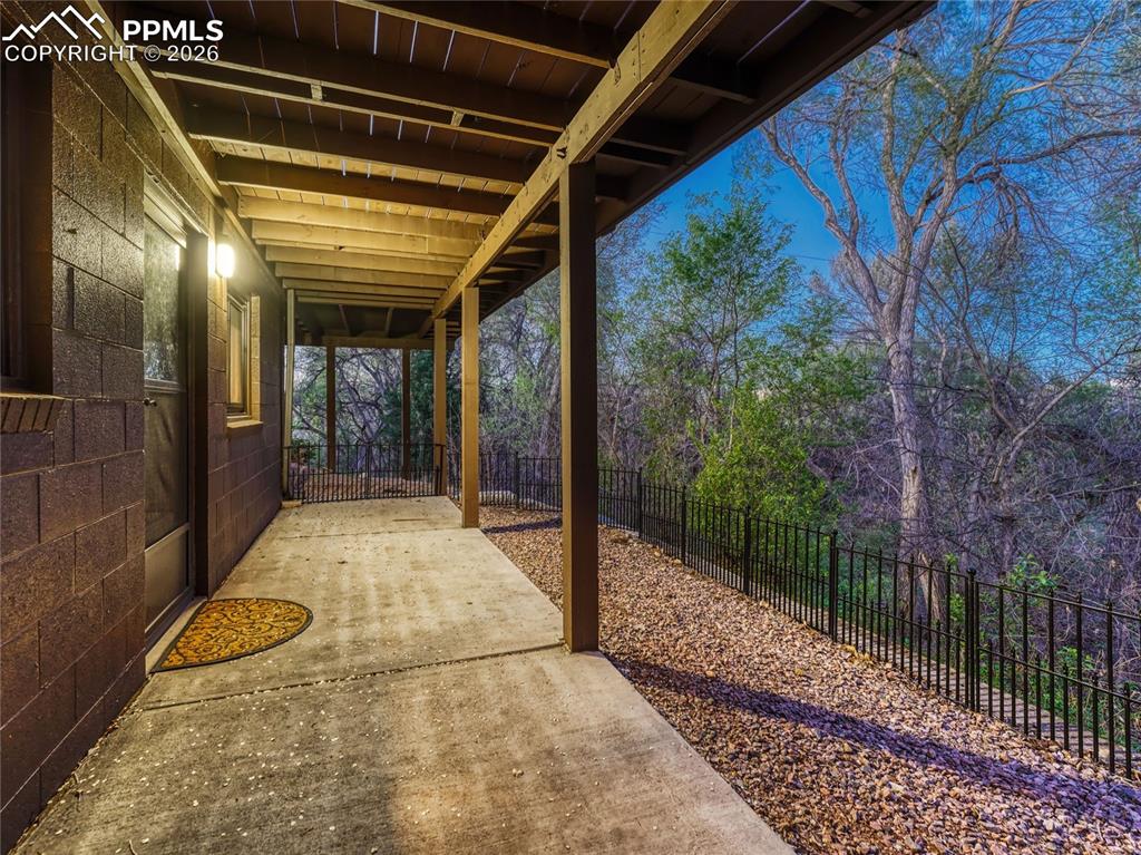 Image 37 of 40: Bathroom