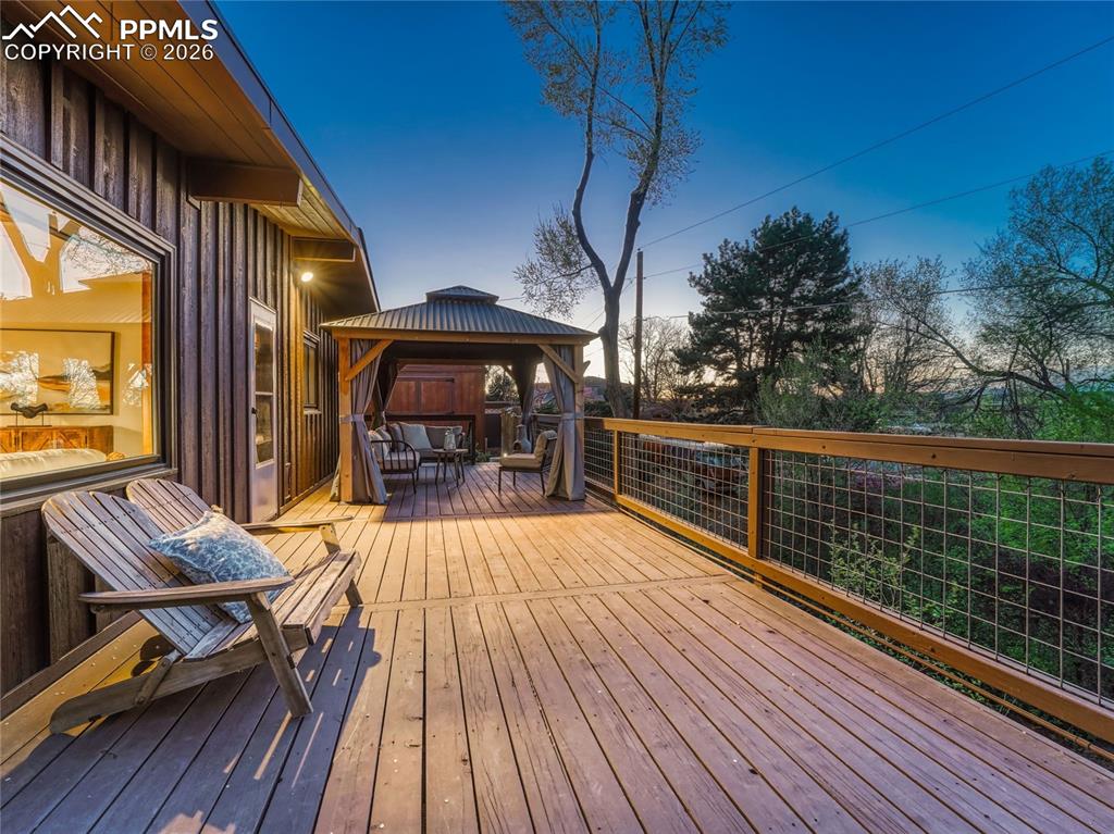 Image 7 of 40: Kitchen