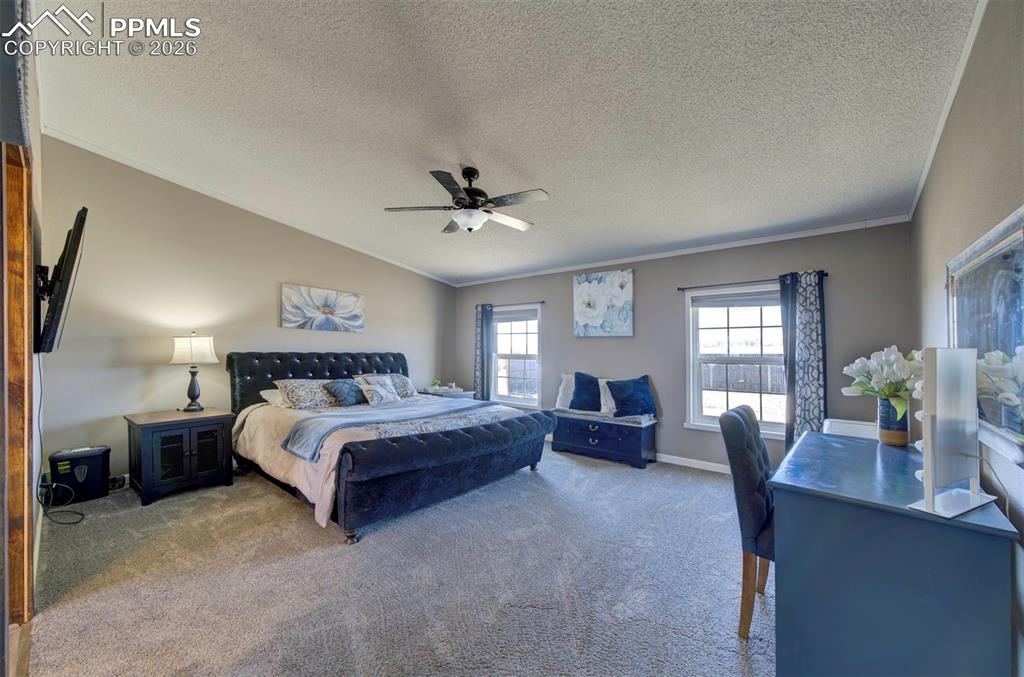 Image 19 of 44: Bedroom