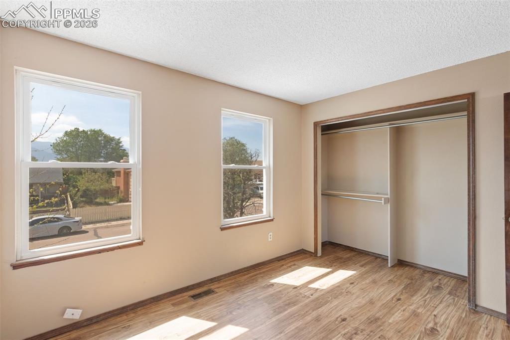 Image 35 of 45: Bedroom