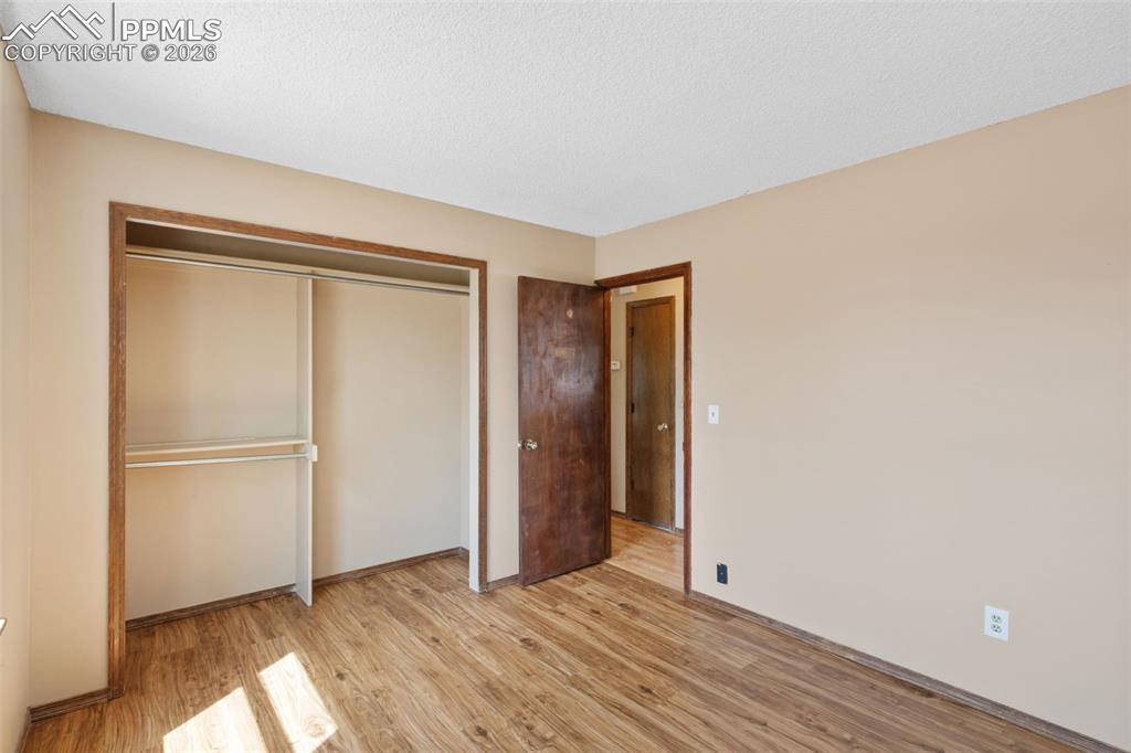 Image 36 of 45: Bedroom