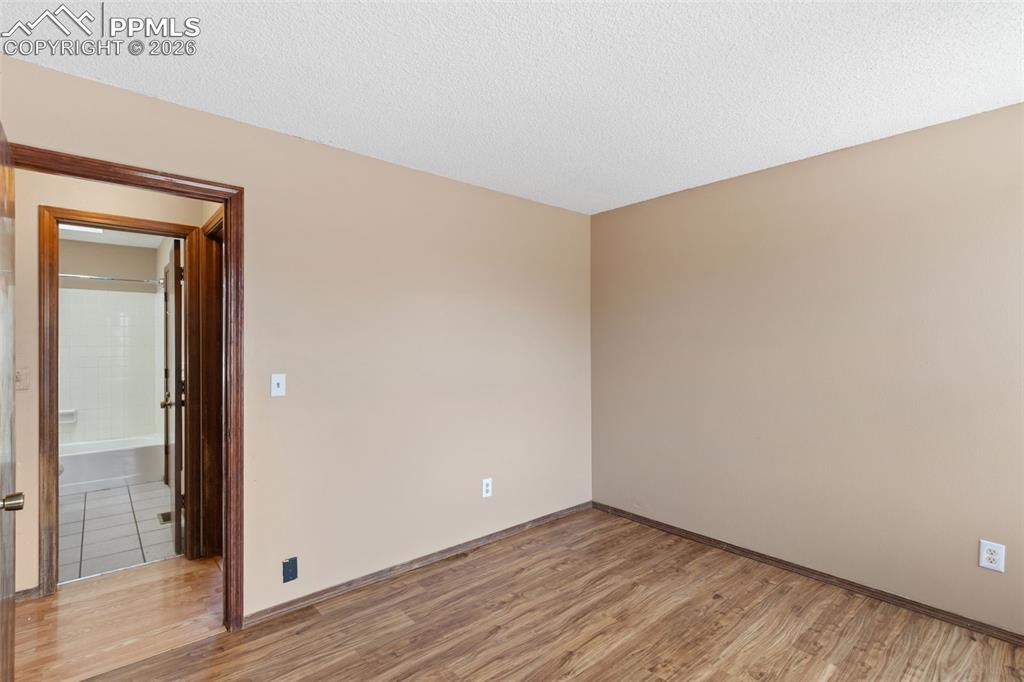 Image 37 of 45: Bedroom