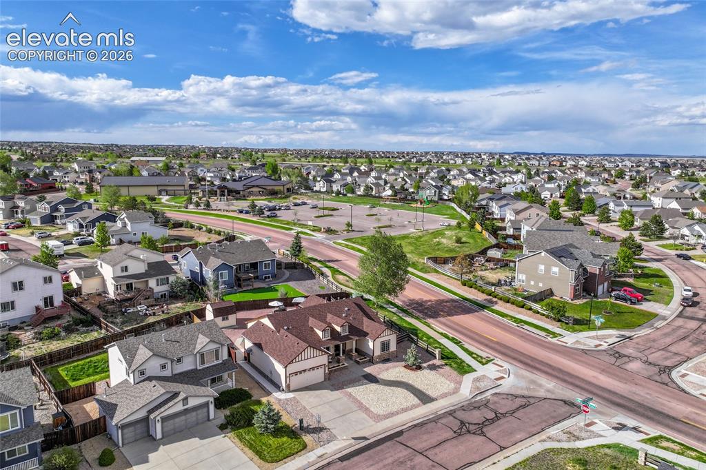 Image 4 of 50: Close to community center w pool, fitness center. Quick access to golf cour