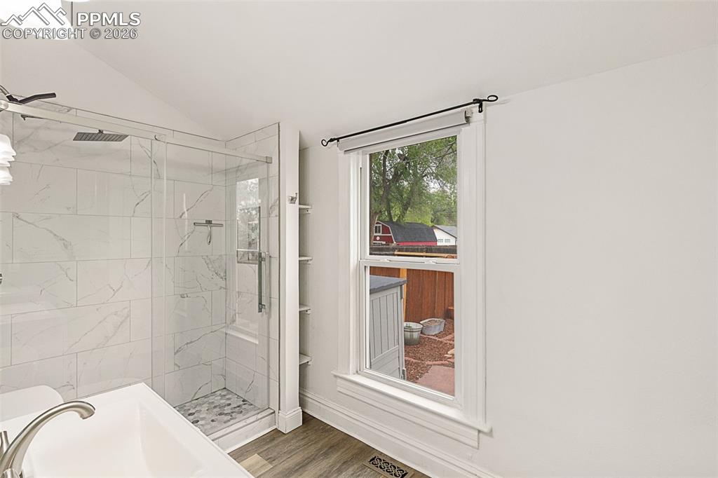 Image 22 of 38: Master Bathroom