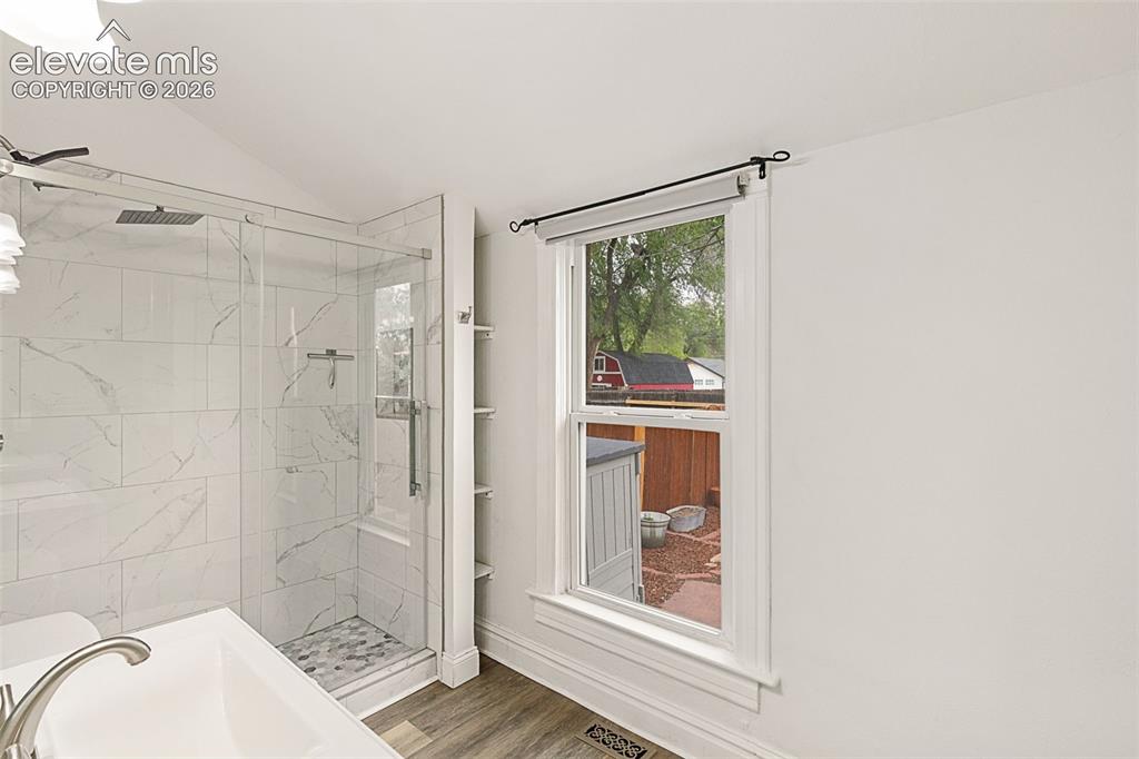 Image 23 of 38: Master Bathroom