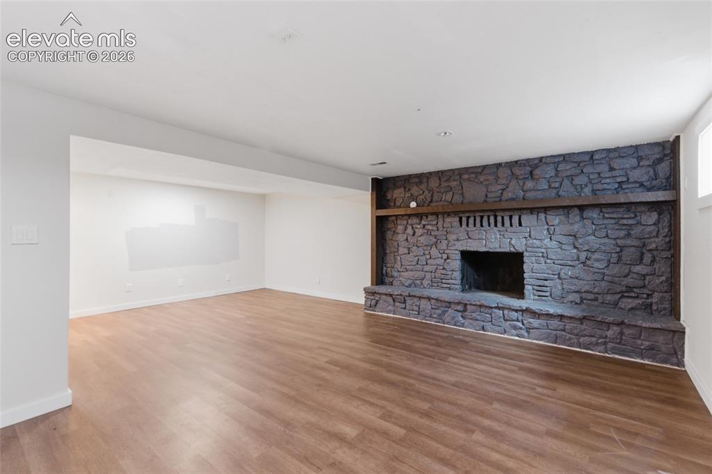 Image 32 of 39: Family Room