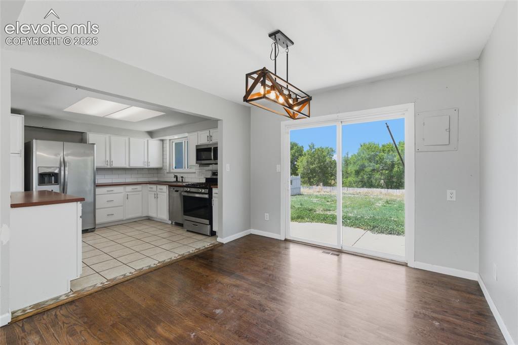 Image 8 of 39: Kitchen