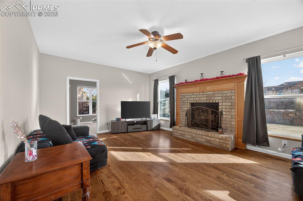 Image 22 of 49: Bathroom