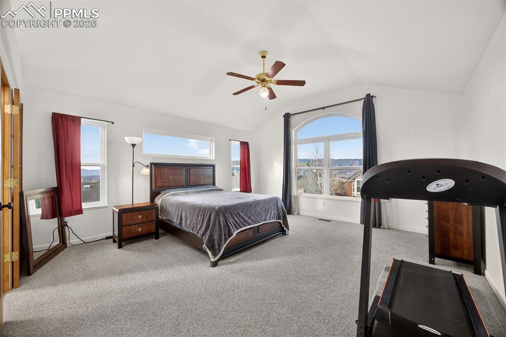 Image 27 of 49: Bedroom