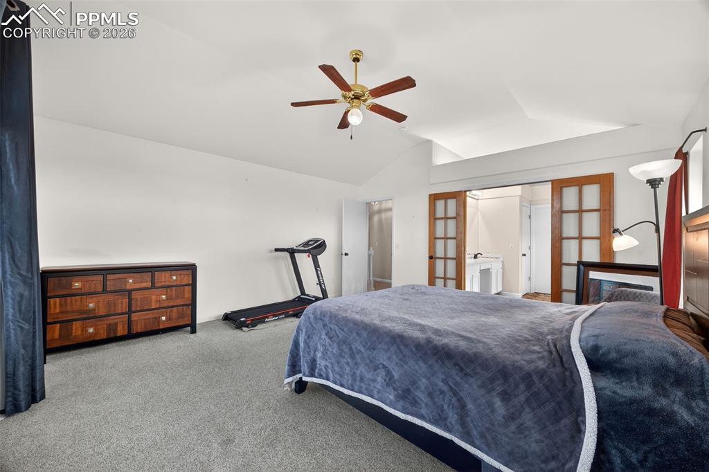 Image 30 of 49: Bathroom