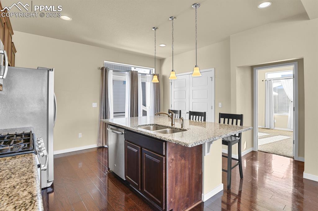 Listing 1757656, Image 4 of 35