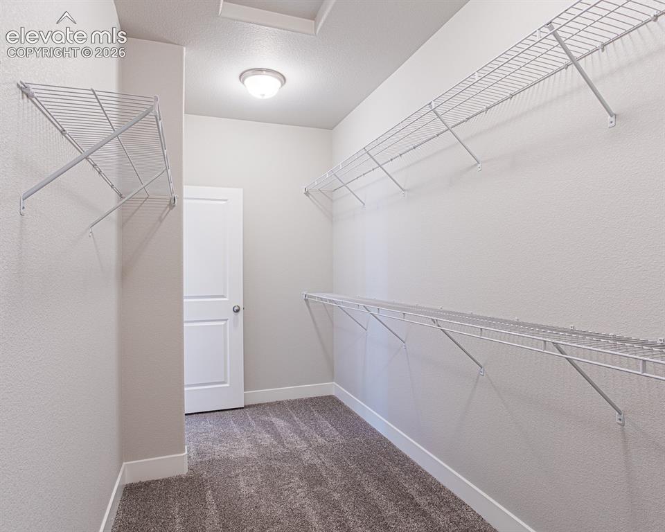 Image 2 of 25: Closet