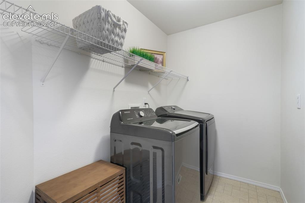 Image 19 of 50: Kitchen