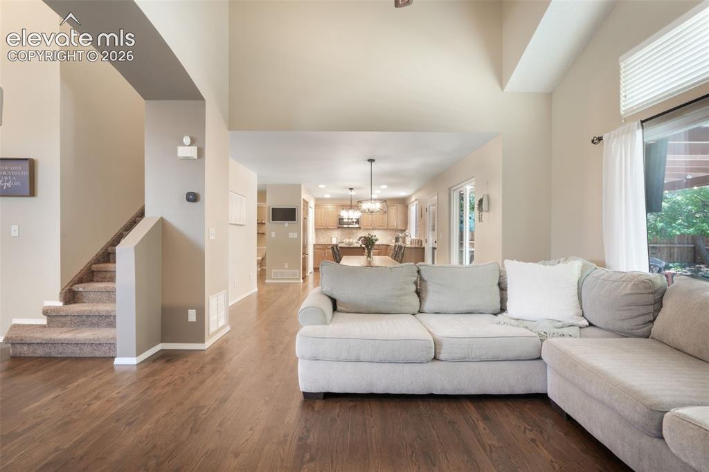 Image 5 of 50: Floor Plan 