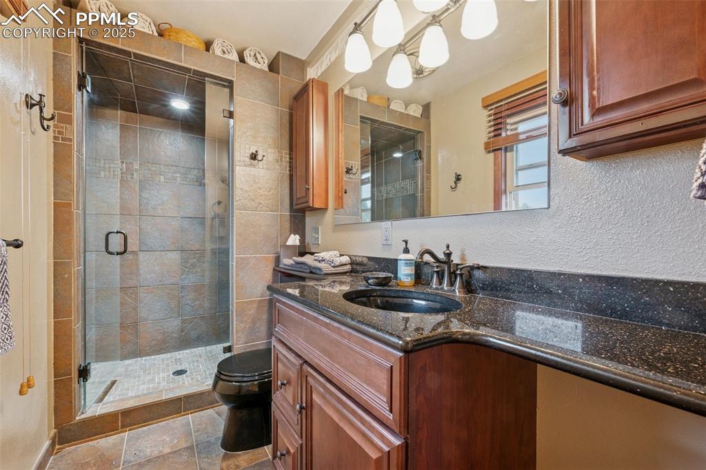 Image 22 of 50: Upper Level Primary Bathroom