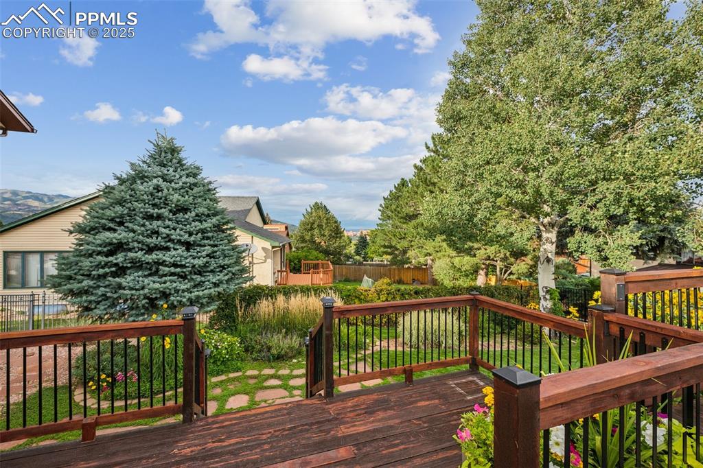 Image 39 of 50: Back Deck view towards Garden Of The Gods