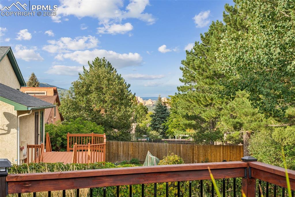 Image 43 of 50: Back Deck