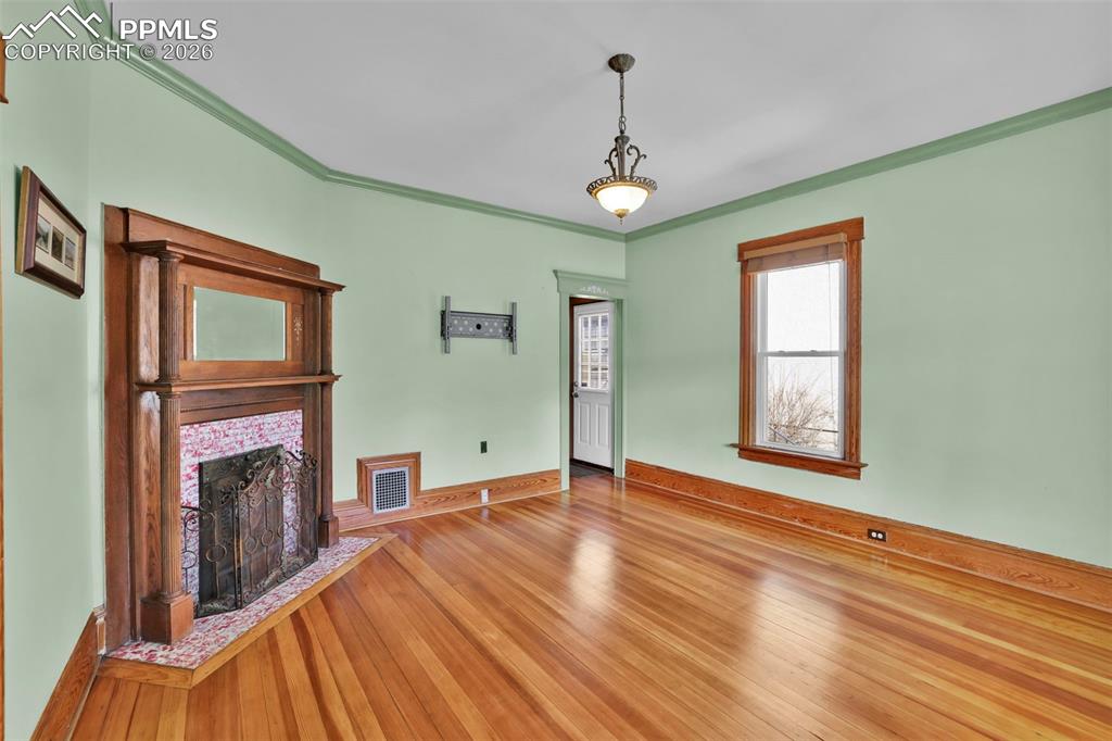 Image 11 of 48: Living Room