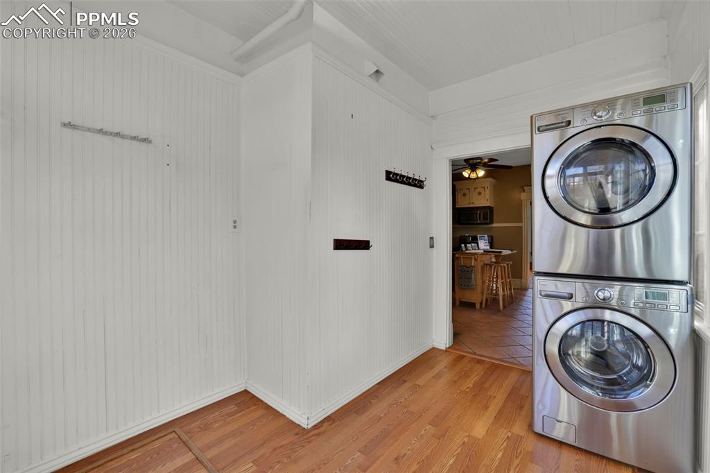 Image 27 of 48: Laundry