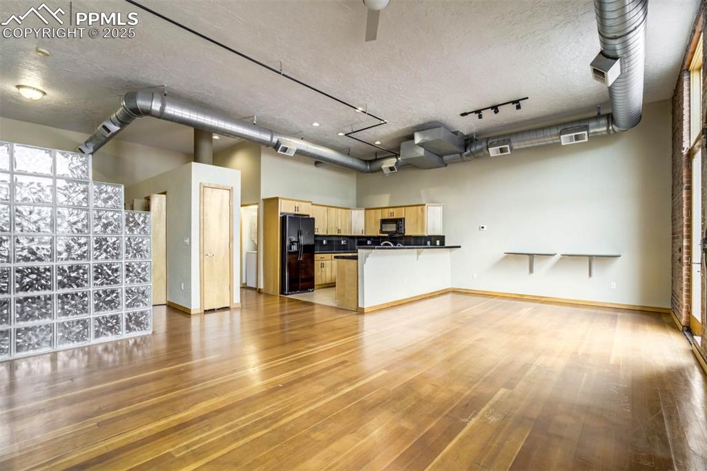 Image 10 of 43: Living Room