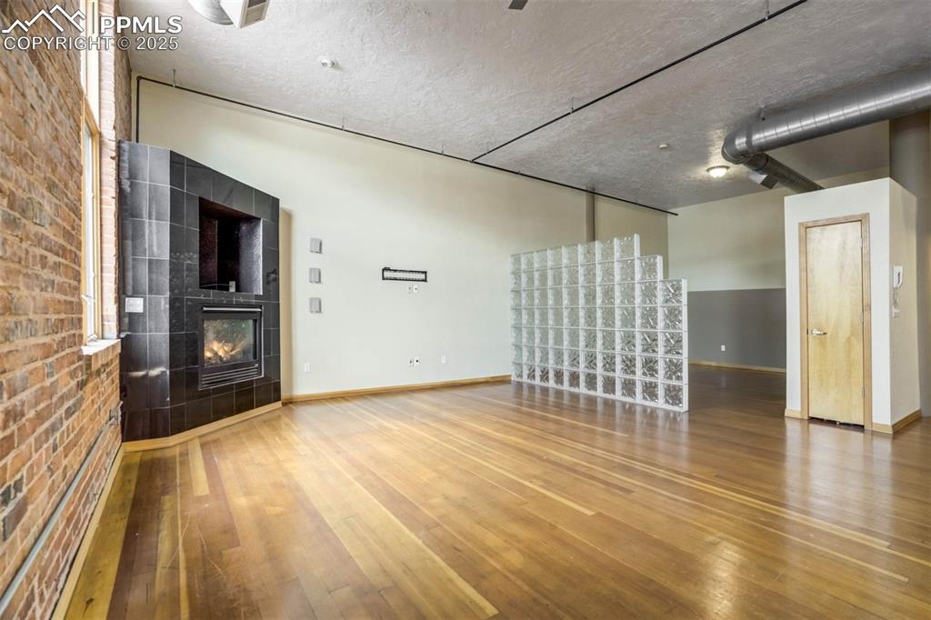 Image 11 of 43: Living Room