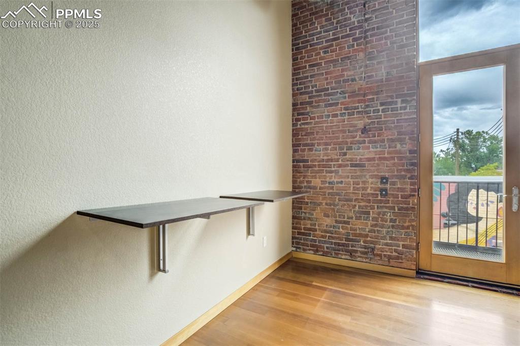 Image 12 of 43: Dining Area