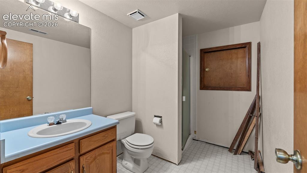 Image 29 of 41: Bathroom
