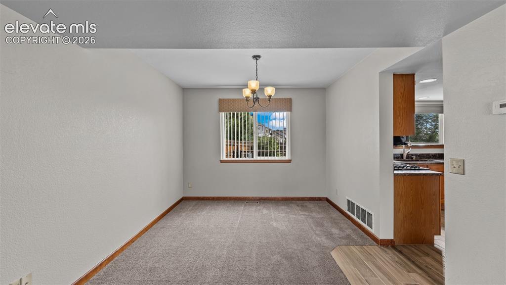 Image 9 of 41: Dining Area