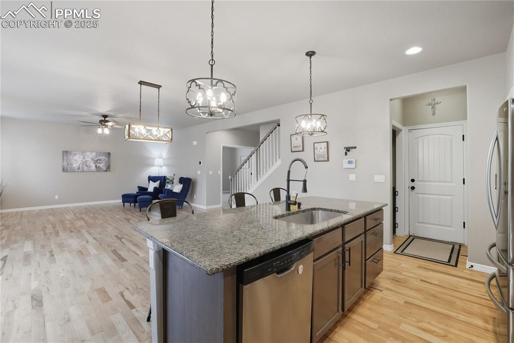 Image 10 of 49: Kitchen