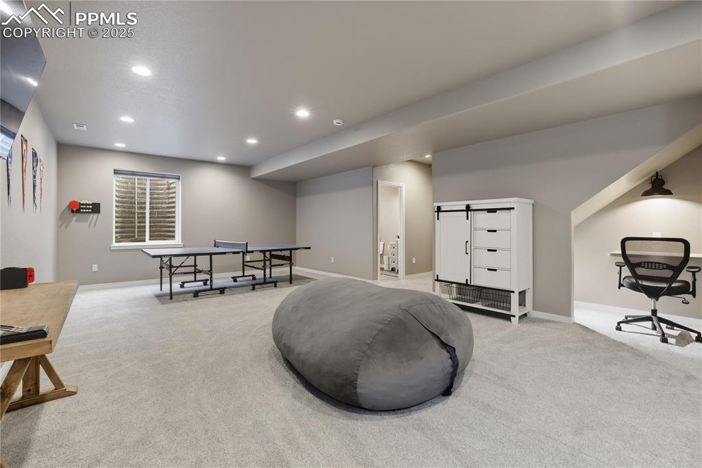 Image 31 of 49: Great Room