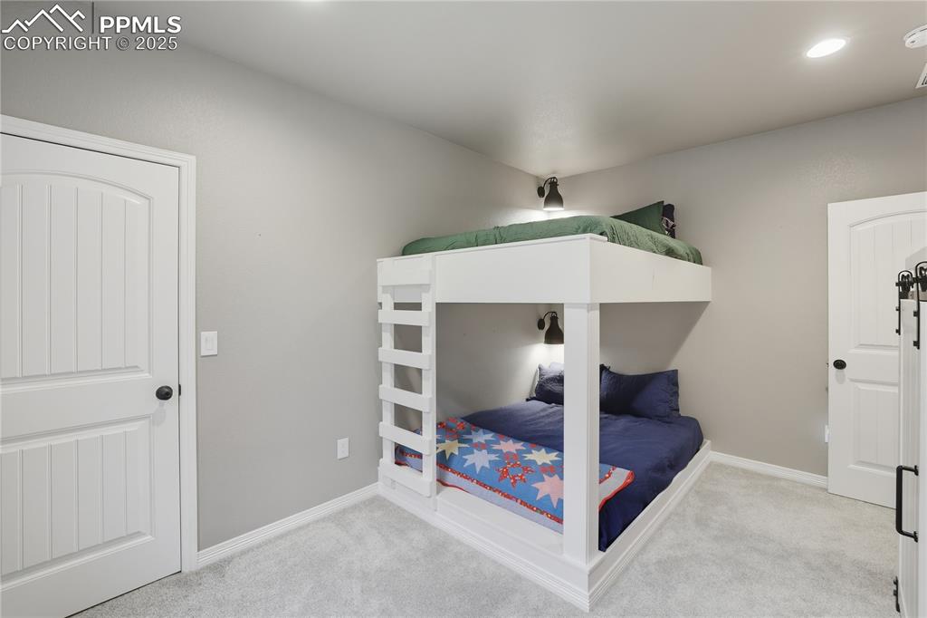 Image 34 of 49: Bedroom