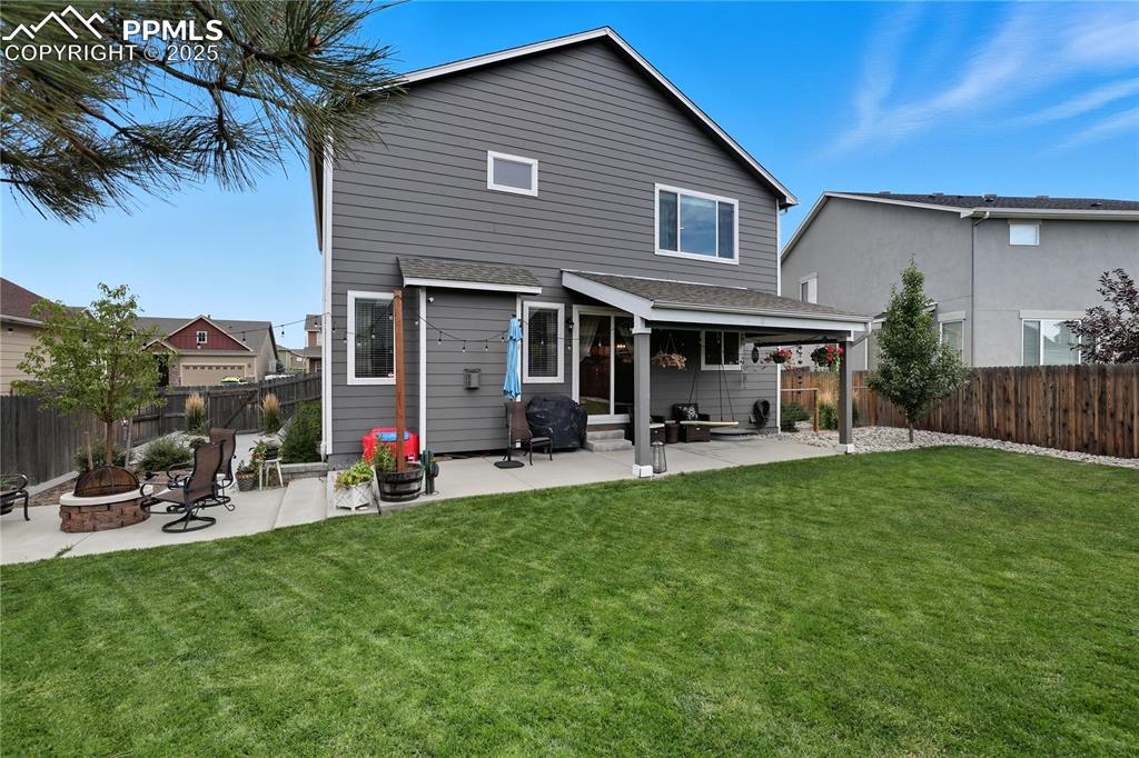 Image 38 of 49: Back of Structure