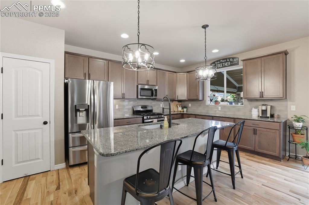 Image 9 of 49: Kitchen