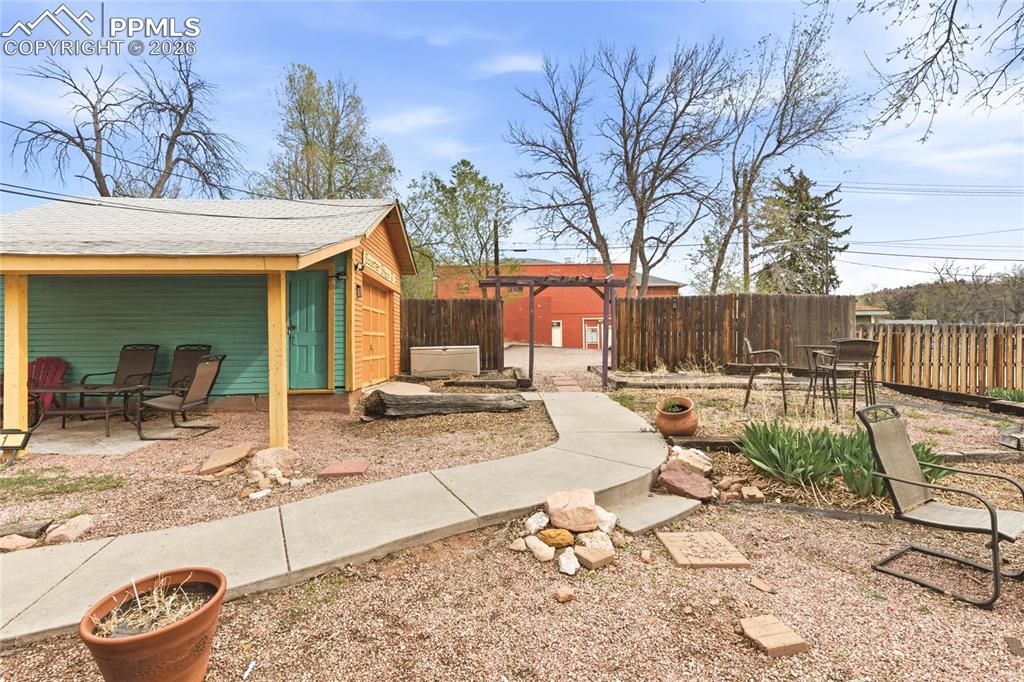 Image 23 of 33: Back of Structure