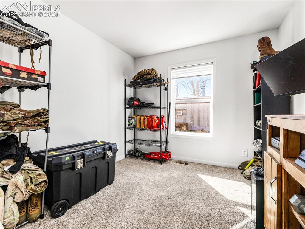 Image 20 of 25: Storage