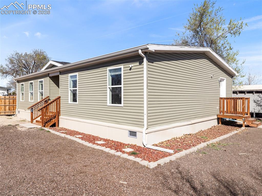 Image 23 of 25: Side of Structure