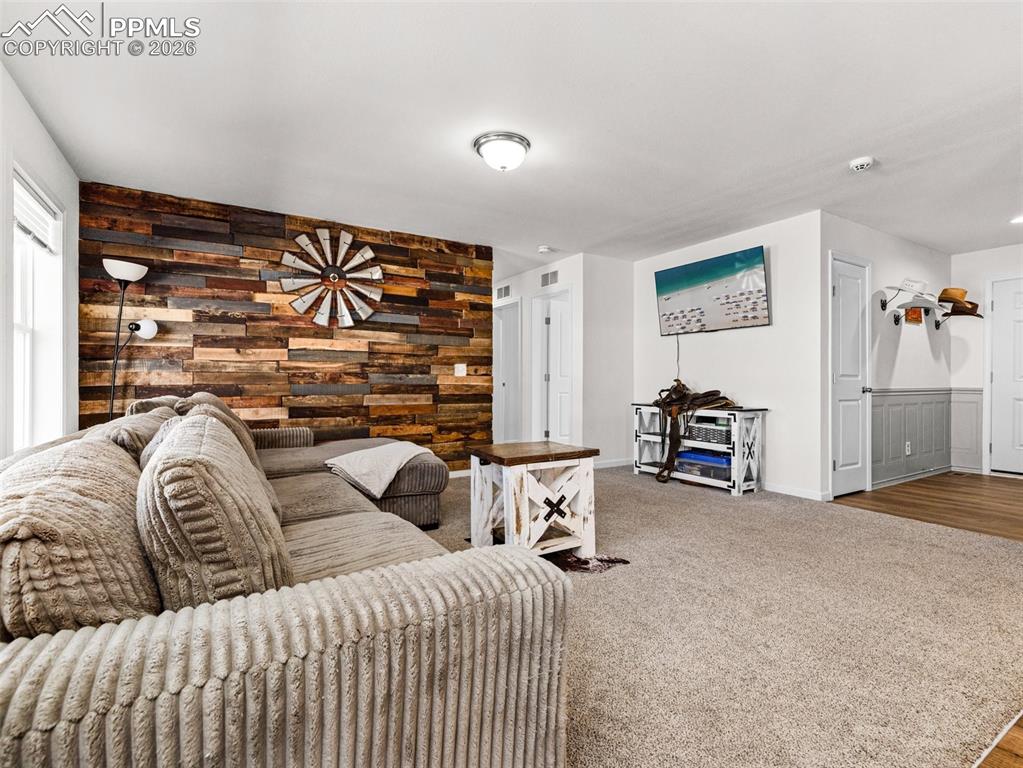 Image 8 of 25: Living Room