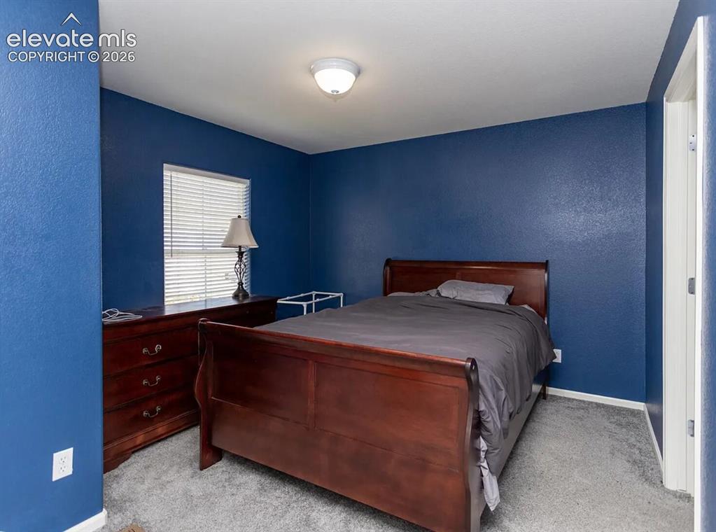 Image 10 of 10: Bedroom