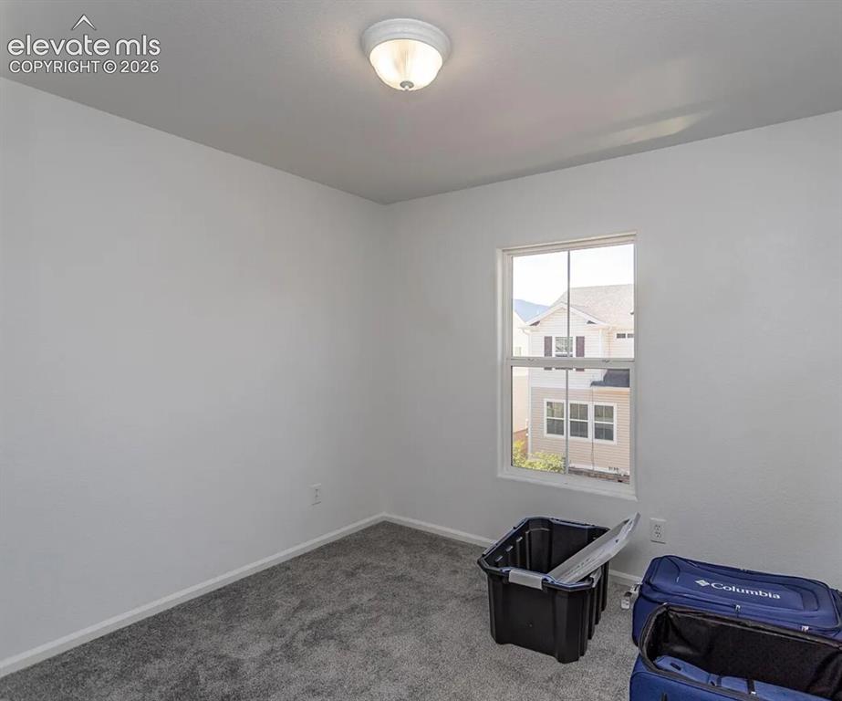Image 6 of 10: Bedroom