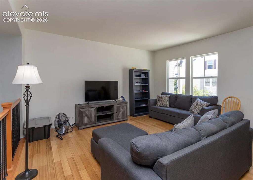 Image 9 of 10: Living Room