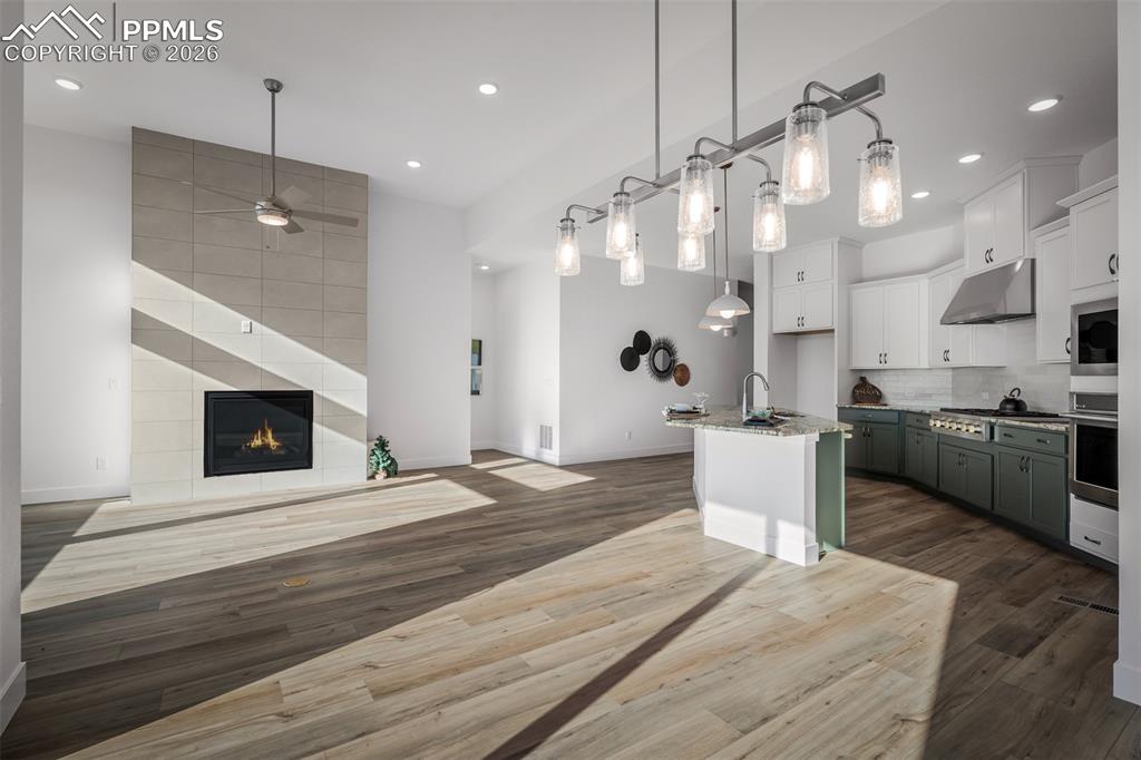 Image 11 of 43: Living Room