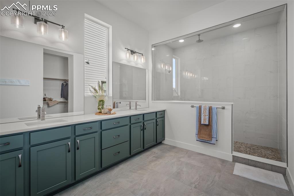 Image 27 of 43: Master Bathroom