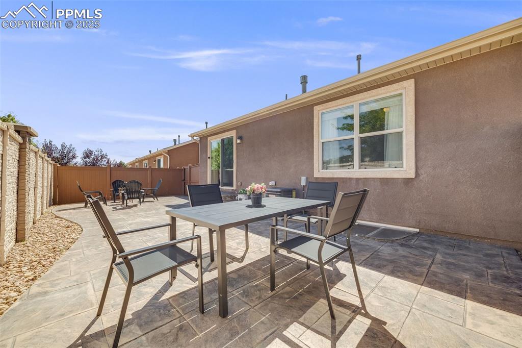 Image 31 of 44: Patio