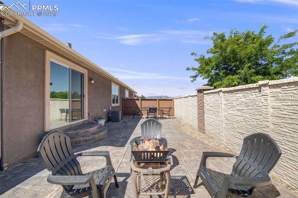 Image 32 of 44: Patio with Mountain View