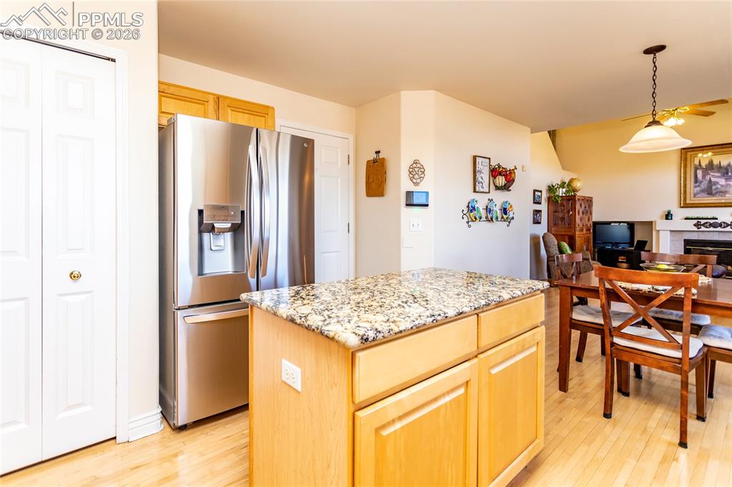 Image 12 of 48: Kitchen