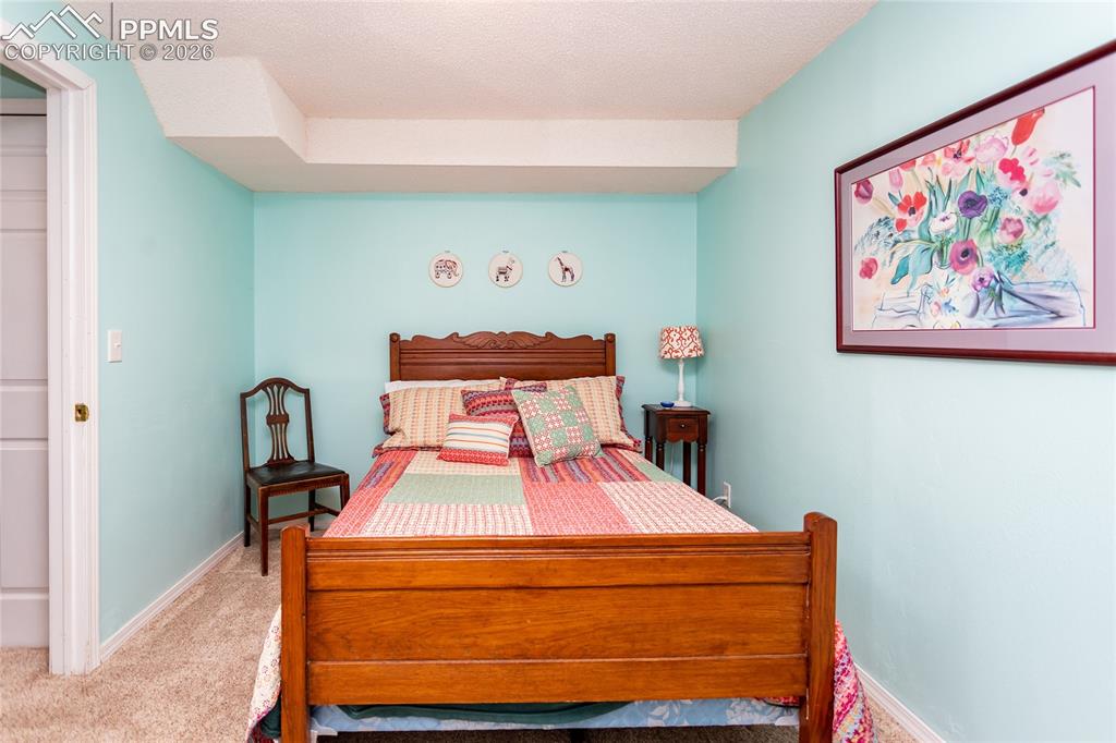 Image 41 of 48: Bedroom