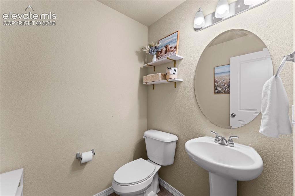 Image 7 of 26: Bathroom
