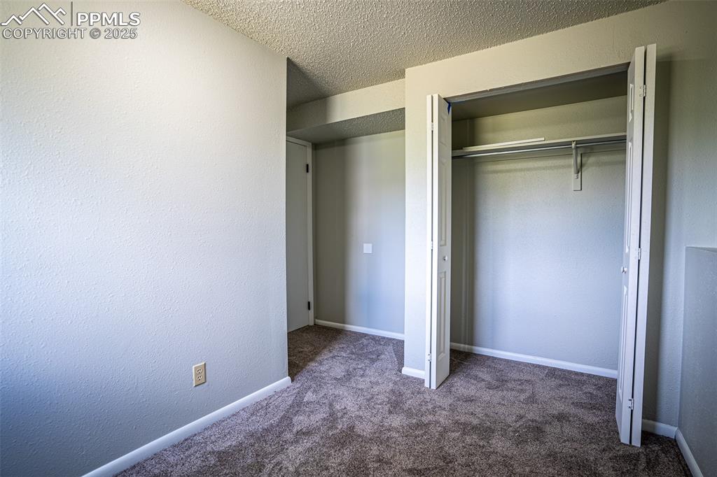 Image 16 of 22: Bedroom